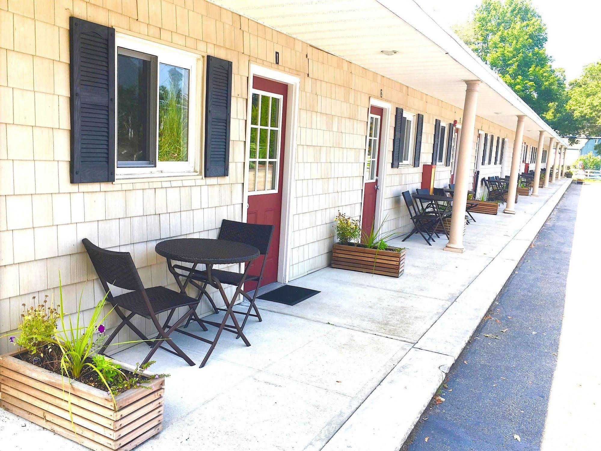 Shorewood Inn Jamesport Экстерьер фото
